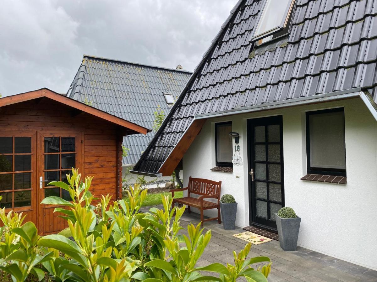 Ferienhaus Robbe Dorum Екстериор снимка